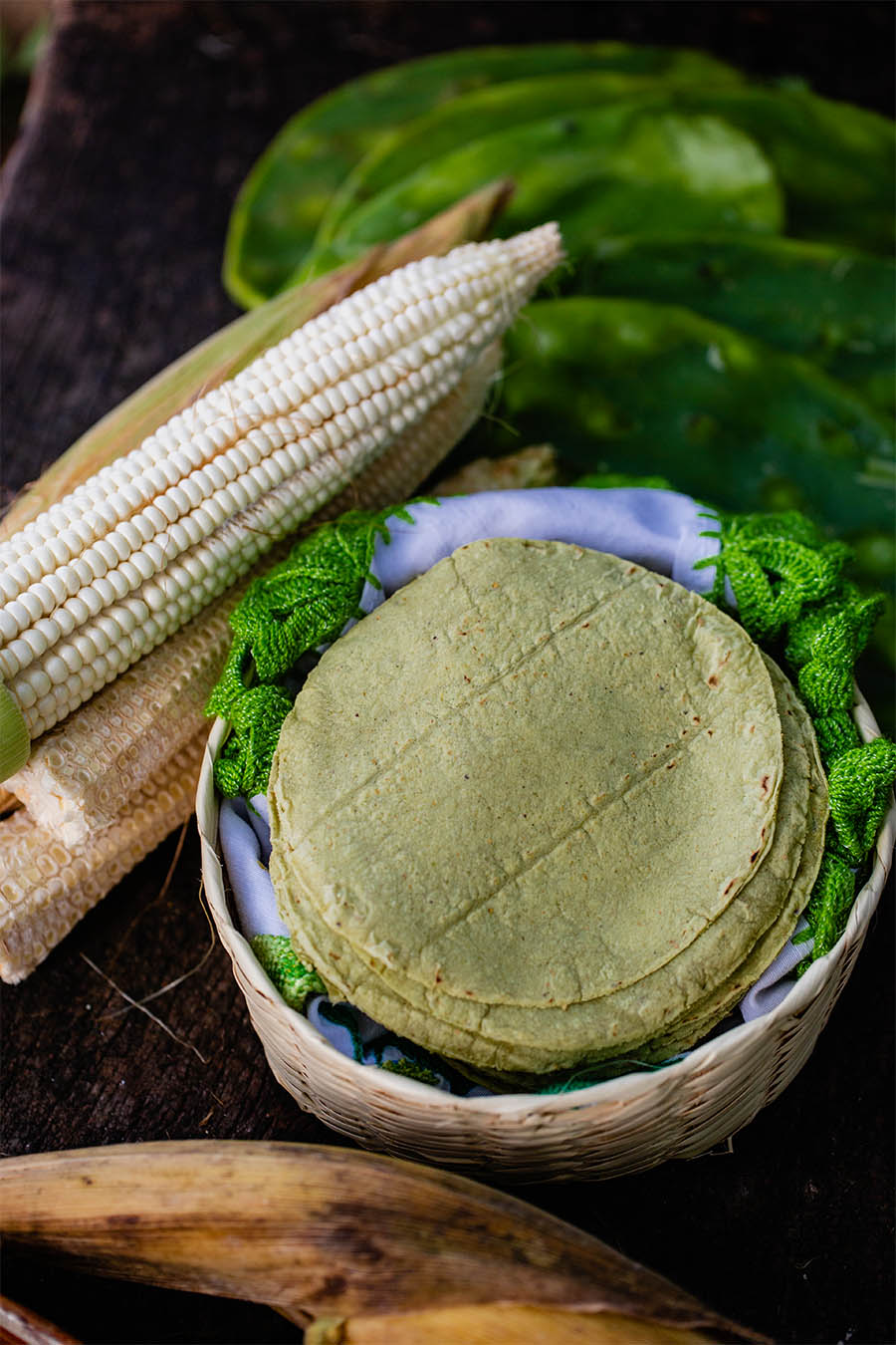 Nutritivas tortillas de maíz, frijol y nopal